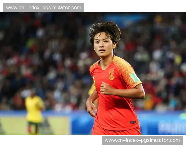 王霜回撤组织遭遇围抢，前场核心球员接应点不足